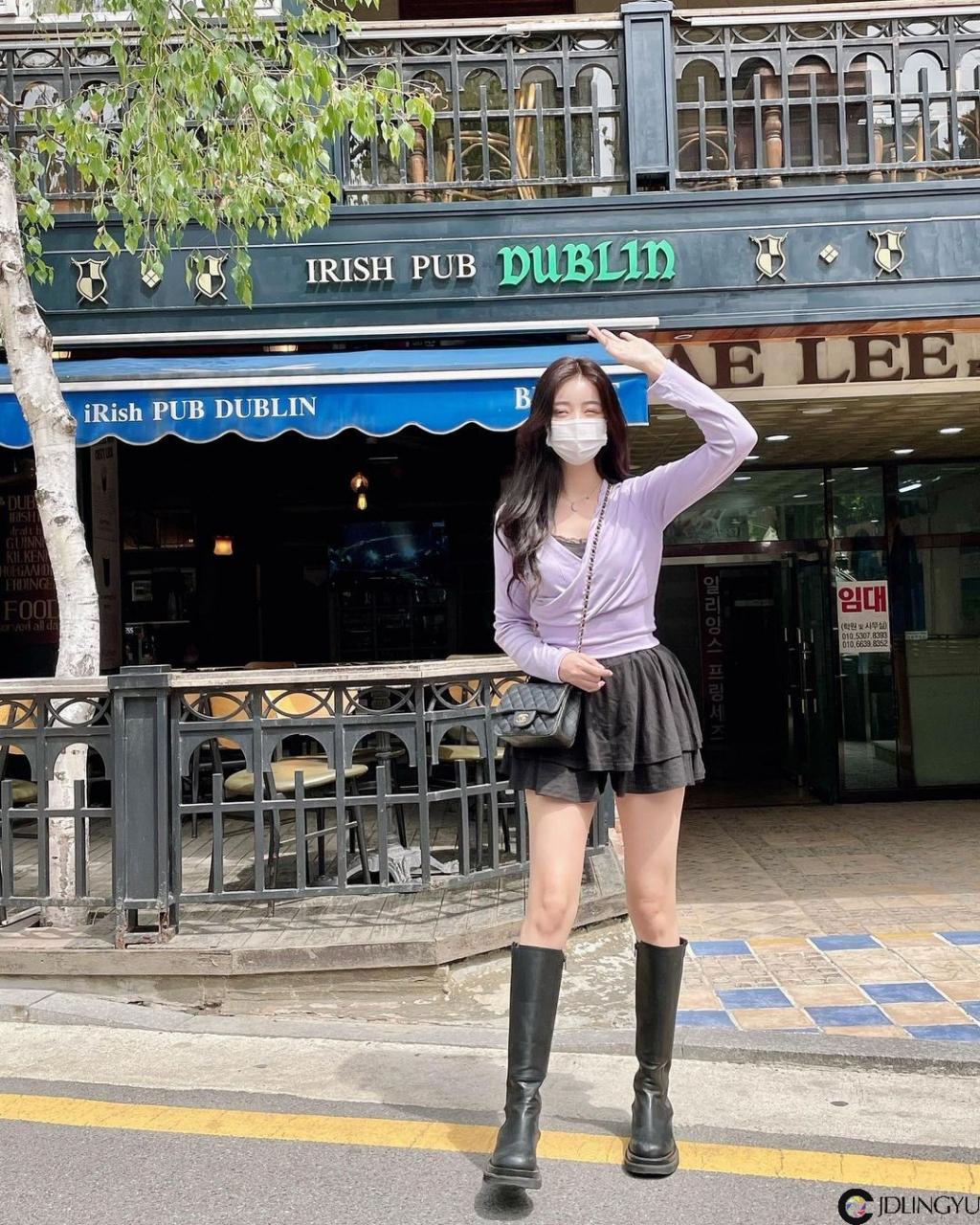 气质美女展现超迷人视角!甜美系高颜值让人恋爱